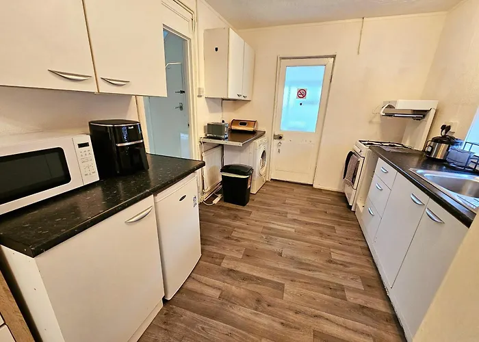 3Br - 5 Guests - Parking - Netflix - Nottingham